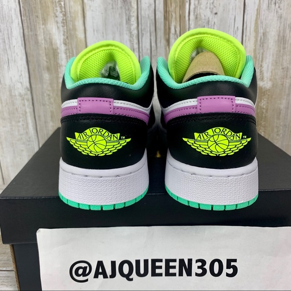 Air Jordan 1 Low GS White Violet Shock Black 5.5Y - Picture 6 of 9